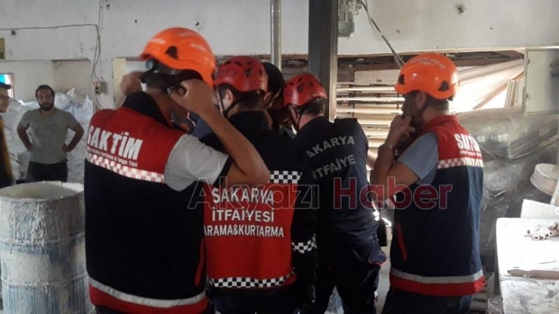 Makineye sıkışan Suriyeli işçi böyle kurtarıldı