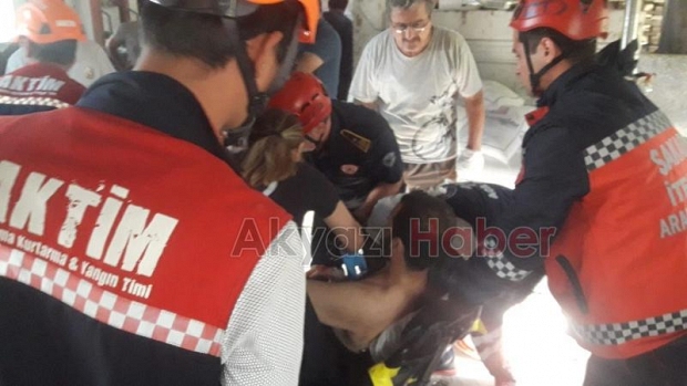 Makineye sıkışan Suriyeli işçi böyle kurtarıldı