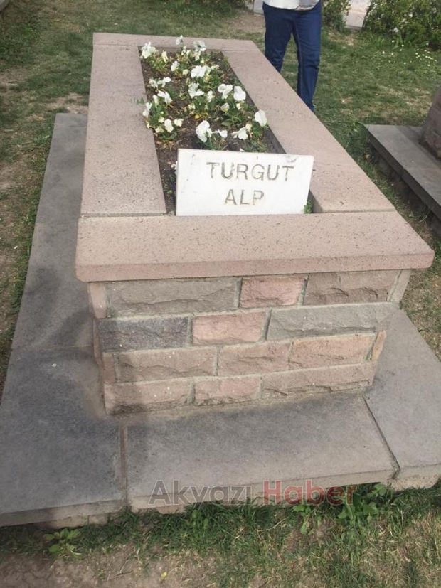 Meclis Üyeleri Ertuğrul Gazi Türbesini Ziyaret Ettiler