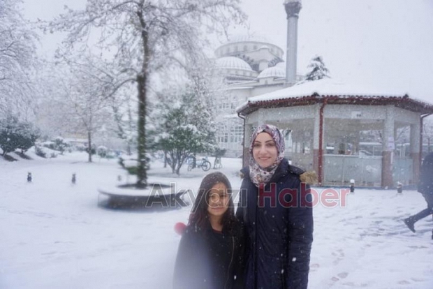 MEDİNE FURUNCUOĞLU İLE SOKAK RÖPORTAJLARI 