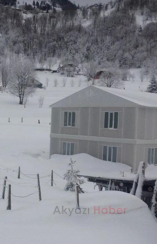 Mevsimin ilk karı düştü