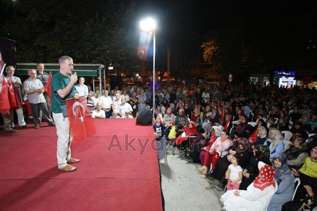 MİLLİ İRADEYE DESTEK NÖBETİ HERGÜN DAHA DA KALABALIK