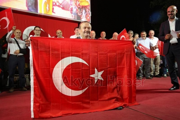 MİLLİ İRADEYE DESTEKTE 18. GECE NÖBETİ EKSİKSİZ TUTULDU