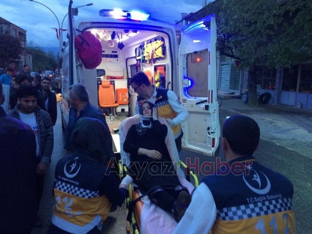Minibüs ile Kamyon Çarpıştı