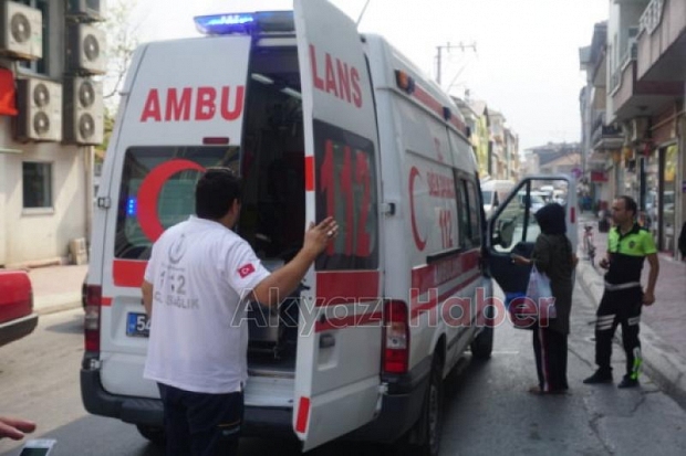 Minibüs kadına çarptı