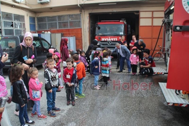 Minikler Akyazı İtfaiyesine Ziyaret 