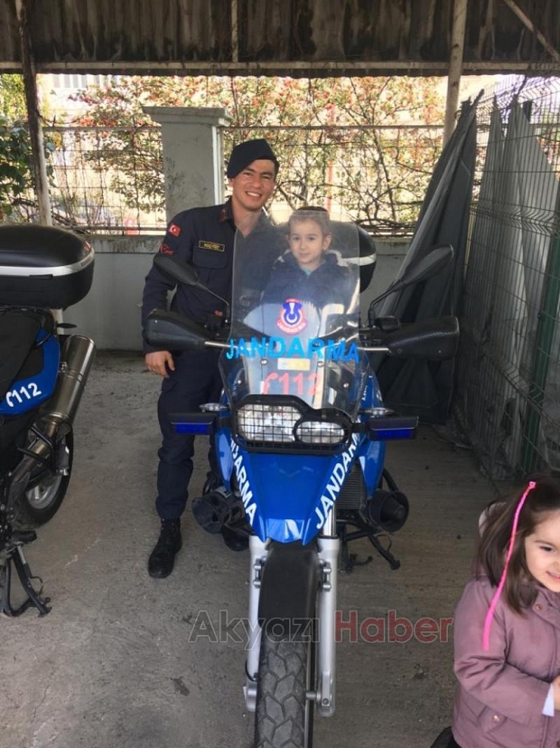 Miniklerden Jandarmaya Taziye Ziyareti