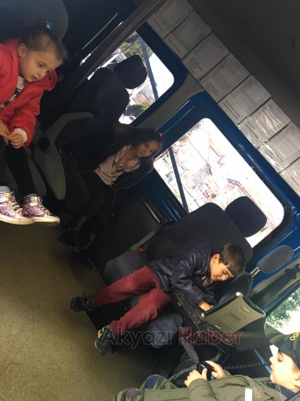 Miniklerden Jandarmaya Taziye Ziyareti