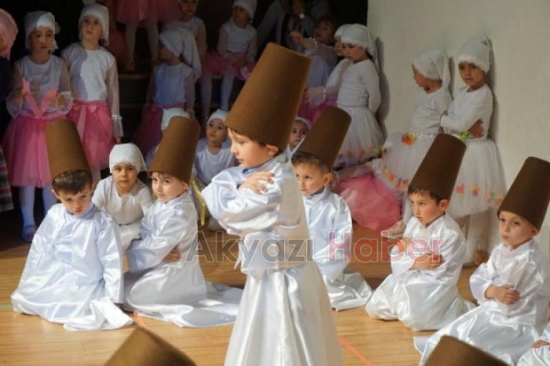 Miniklerin Yıl Sonu Gösterisi