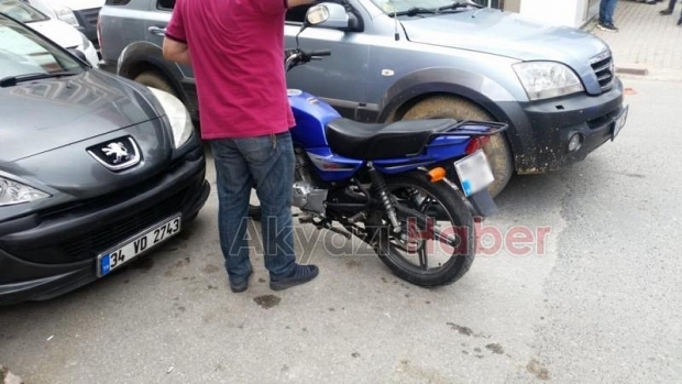Motosiklet ile Otomobil Çarpıştı
