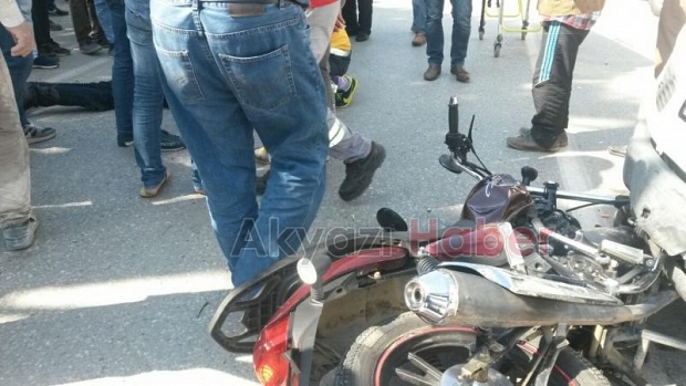 Motosiklet İle Minibüs Çarpıştı