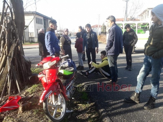 Motosiklet Otomobile çarptı