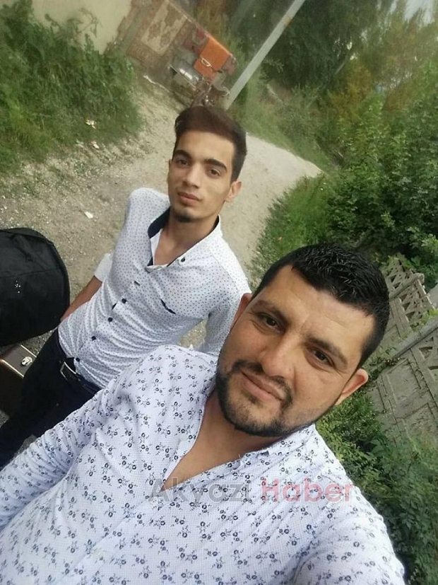 Motosiklet Park Halinde bulunan Römorka Çarptı