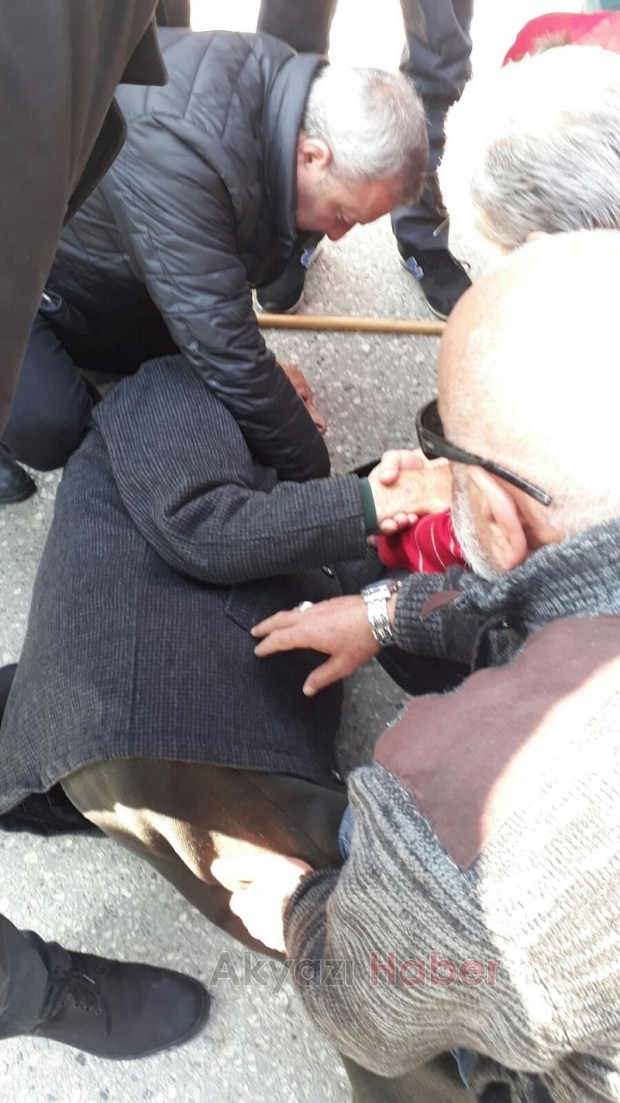 Motosiklet Sürücü Yaşlı Adama Çarptı