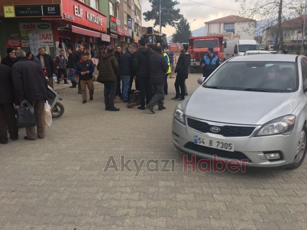 MOTOSİKLET YAYAYA ÇARPTI