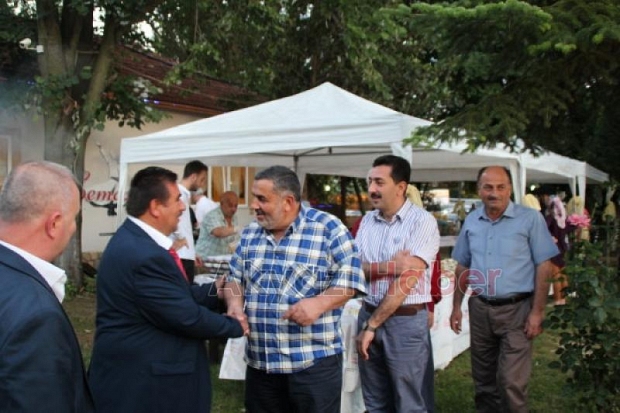  Muhtarlar İftar Yemeğinde Akyazı Protokolünü Ağırladı