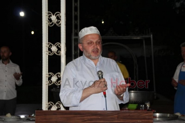  Muhtarlar İftar Yemeğinde Akyazı Protokolünü Ağırladı