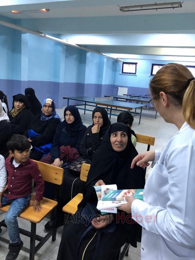 Mültecilere sağlık okuryazarlığı eğitimi verildi