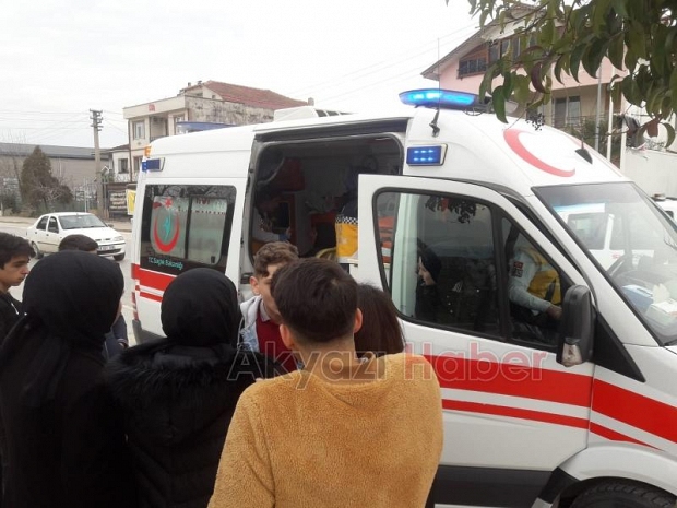 Öğrenci Elini Tellere taktırdı