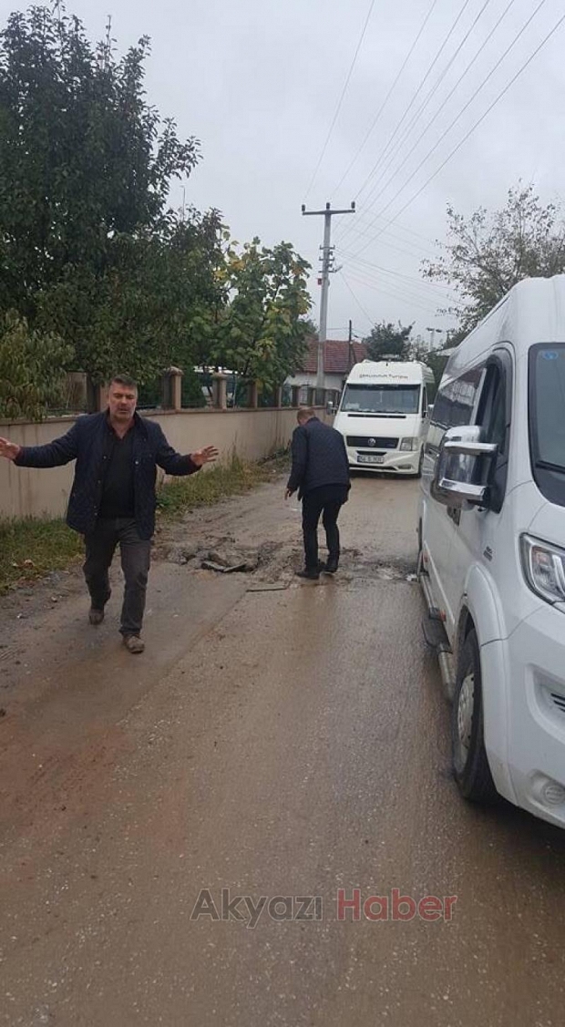 Öğrenci Servisi Yolda Battı
