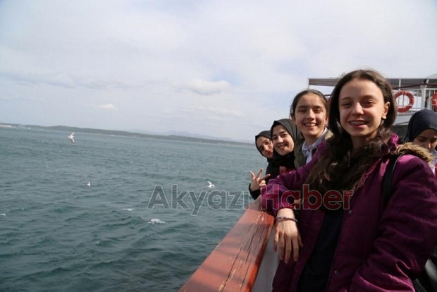 Öğrenciler Atalarını Ziyaret Etti