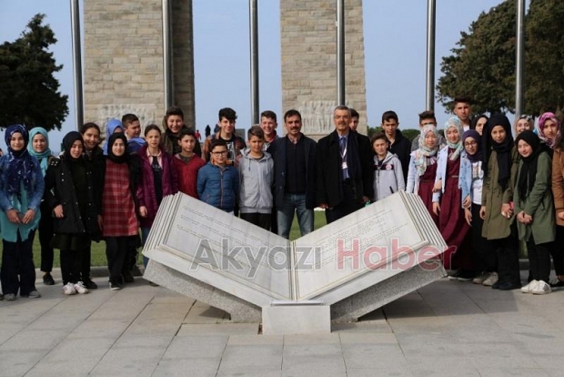 Öğrenciler Atalarını Ziyaret Etti