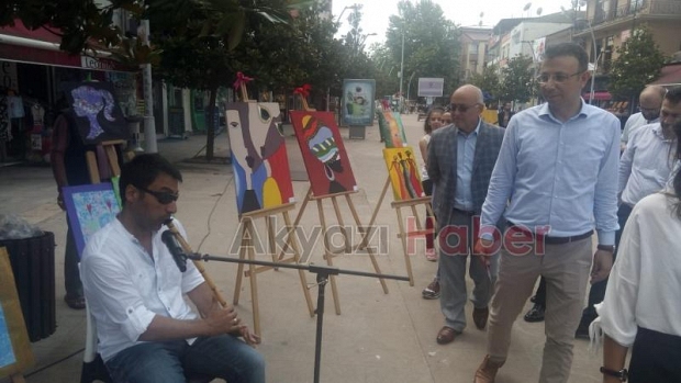 Öğrenciler Çizdi Öğretmenler Sergiledi