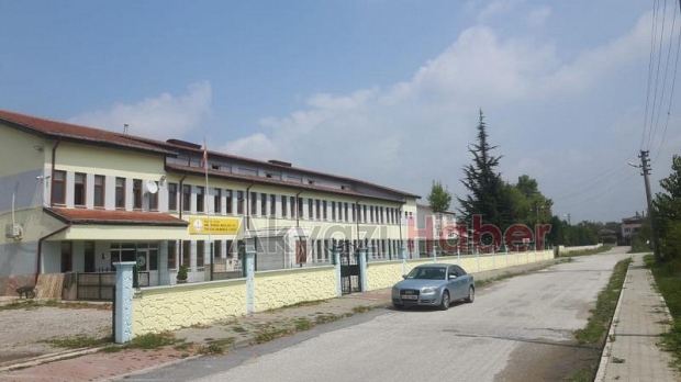 Okul müdüründen örnek davranış