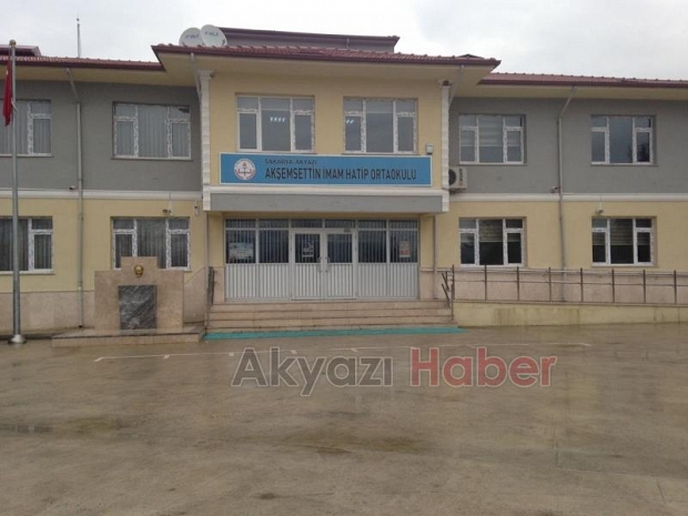Okula Temizlik Makinası Bağışladı