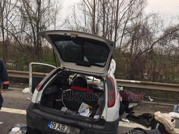 Otobanda Kaza 5 Yaralı
