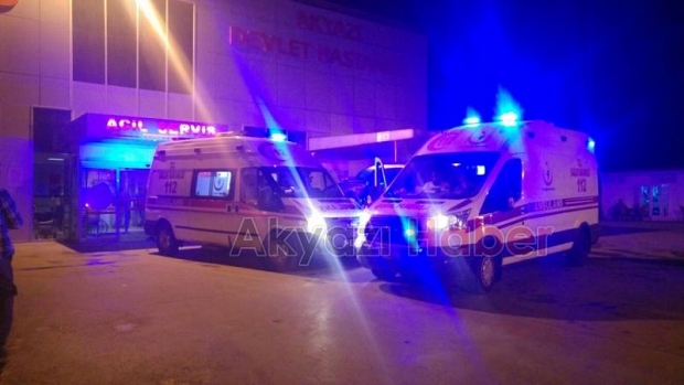 Otomobil Bariyerlere Çarptı