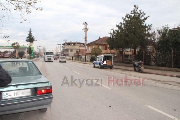OTOMOBİL BİSİKLETE ÇARPTI 2 YARALI
