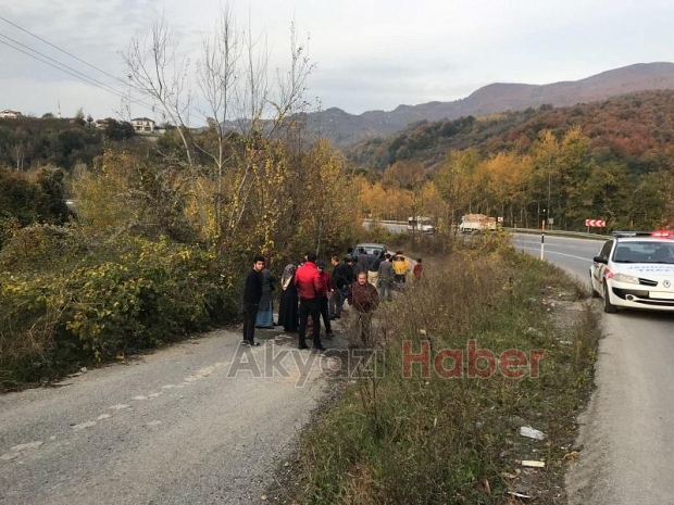 Otomobil ile Kamyonet Çarpıştı