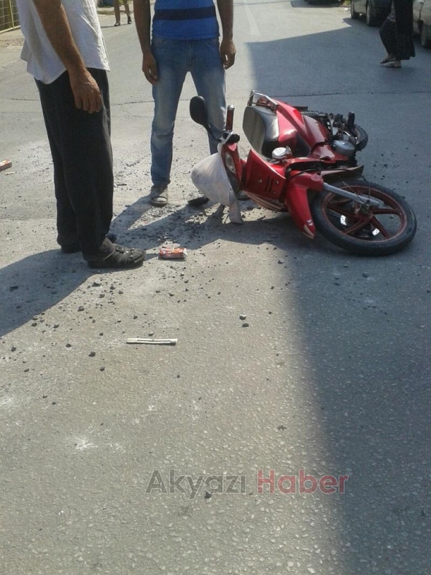 Otomobil İle Motosiklet Çarpıştı