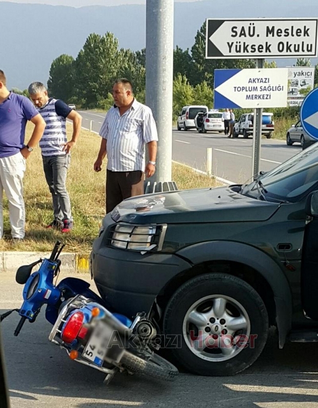 Otomobil ile Motosiklet Çarpıştı