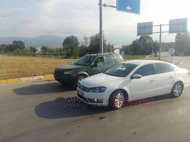 Otomobil ile Motosiklet Çarpıştı