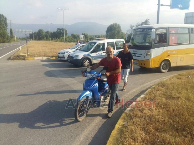 Otomobil ile Motosiklet Çarpıştı