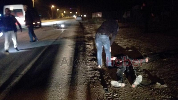 Otomobil ile motosiklet çarpıştı