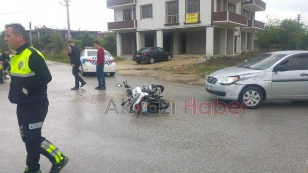 Otomobil ile Motosiklet Çarpıştı