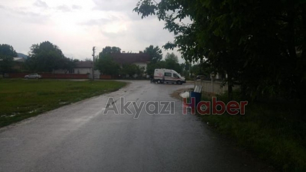 Otomobil ile Motosiklet Çarpıştı