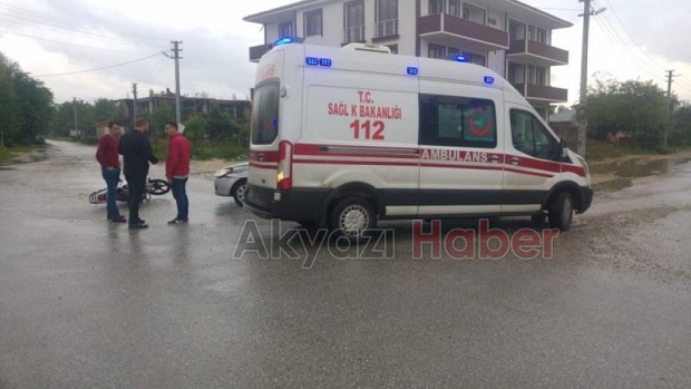 Otomobil ile Motosiklet Çarpıştı