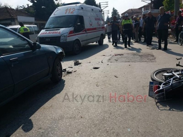 Otomobil motosiklete çarptı 1i ağır 2 yaralı
