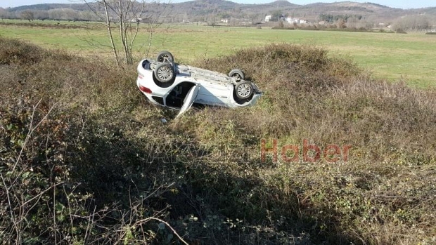 Otomobil Şarampole Uçtu