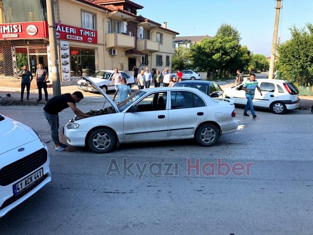 Otomobil Tali Yoldan Çıkan Araçla Çarpıştı