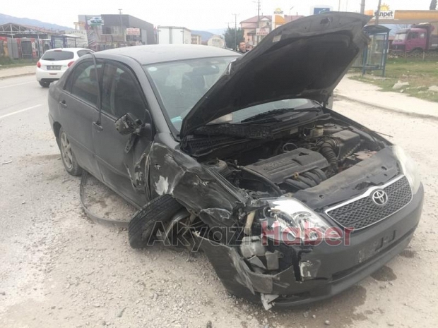 Otomobil Yakıt Tankerine Çarptı