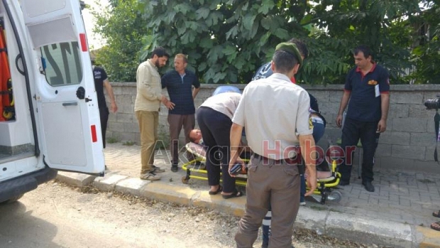 Otomobilin Durduğunu Fark Etmedi Arkadan Çarptı