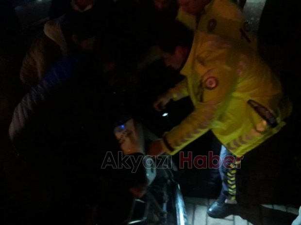Otomobilin Sıkıştırdığı Motosiklet Kaza Yaptı