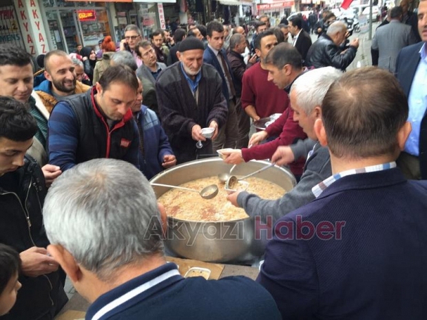  Öztürk Marketten Aşure İkramı