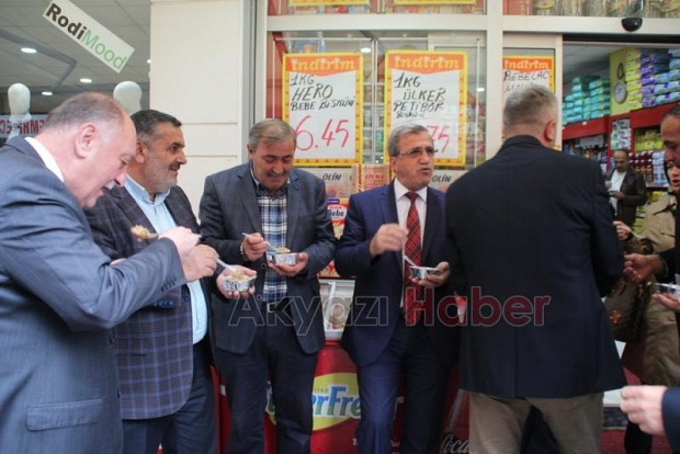  Öztürk Marketten Aşure İkramı