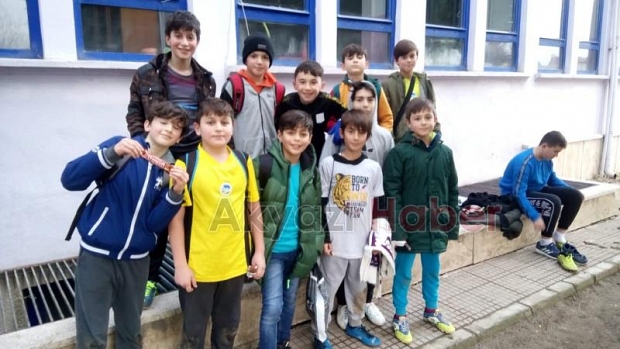 Paris Ortaokulu öğrencileri kazanmaya devam ediyor